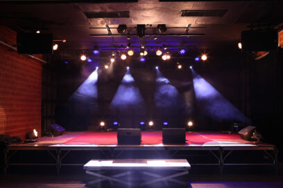 Scène vide illuminée - Agrandir l'image, fenêtre modale